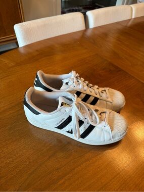 adidas Superstar Sneakers EUC
